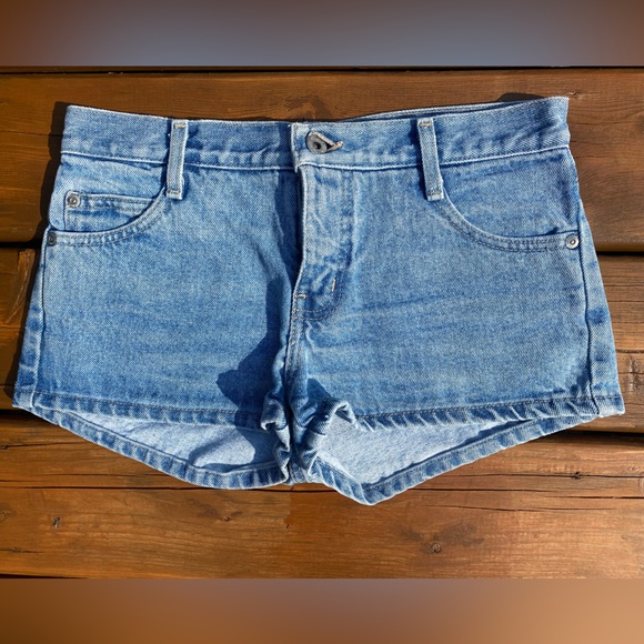 Vintage Canadian Denim Jean Shorts Lightwashed | SIZE: US 7 - Picture 1 of 11